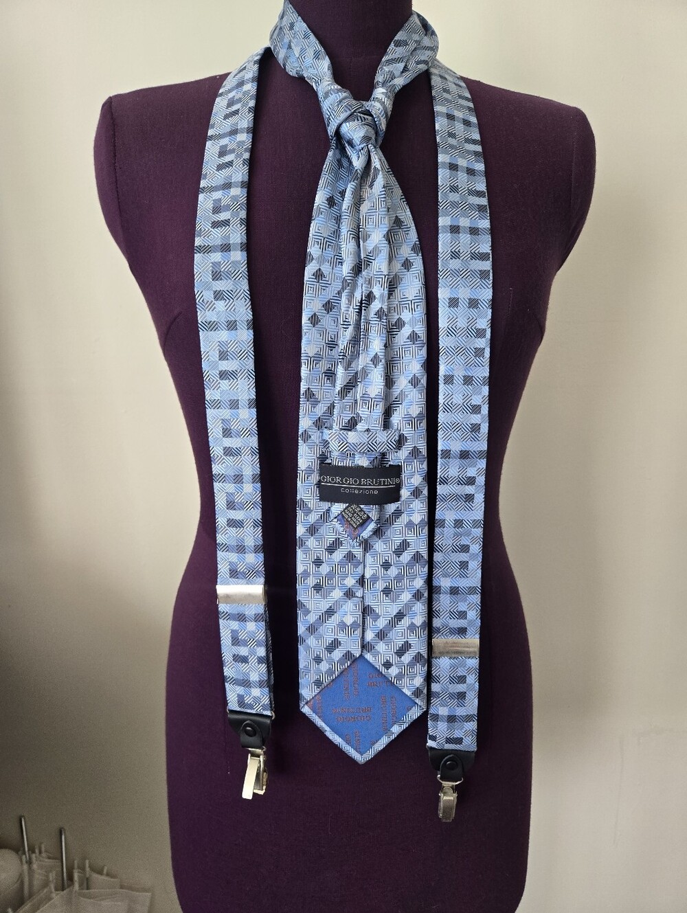 Giorgio Brutini Classic Blue Geometric Men's Tie and Suspenders Set - Picture 2 of 5